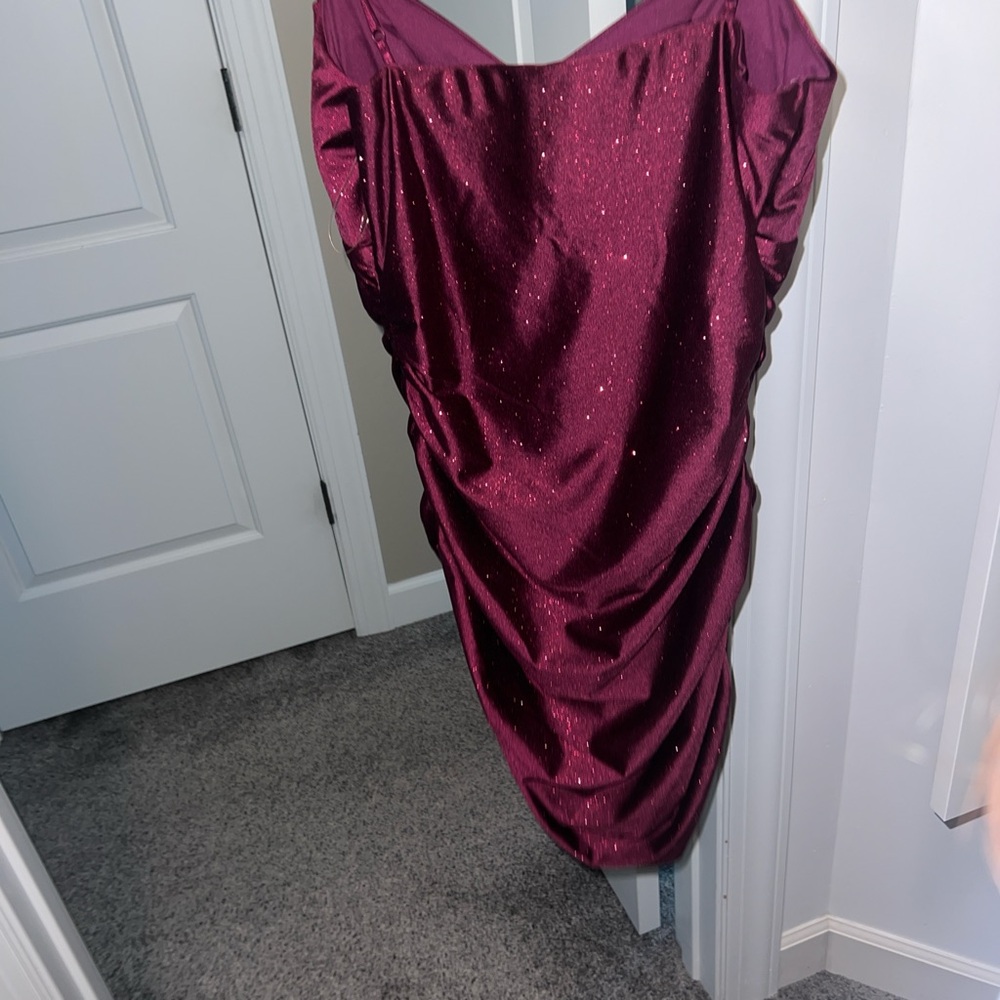 emerald sundae, size large, magenta/eggplant color - Picture 3 of 3